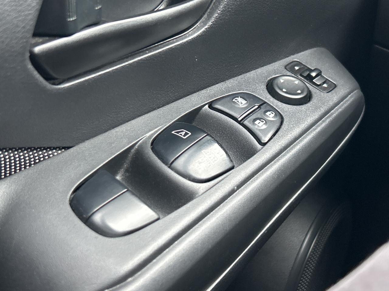 2018 Nissan Kicks S Photo