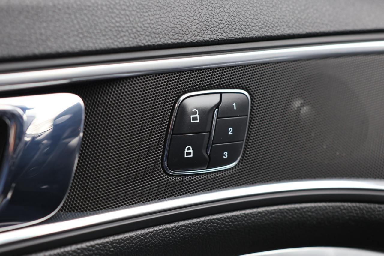 2017 Ford Explorer SPORT-AWD-7PASS-R START/NAV/PANOROOF/LEATHER/BLIS/ Photo