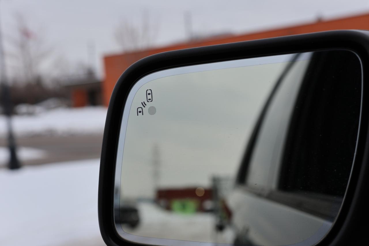 2017 Ford Explorer SPORT-AWD-7PASS-R START/NAV/PANOROOF/LEATHER/BLIS/ Photo