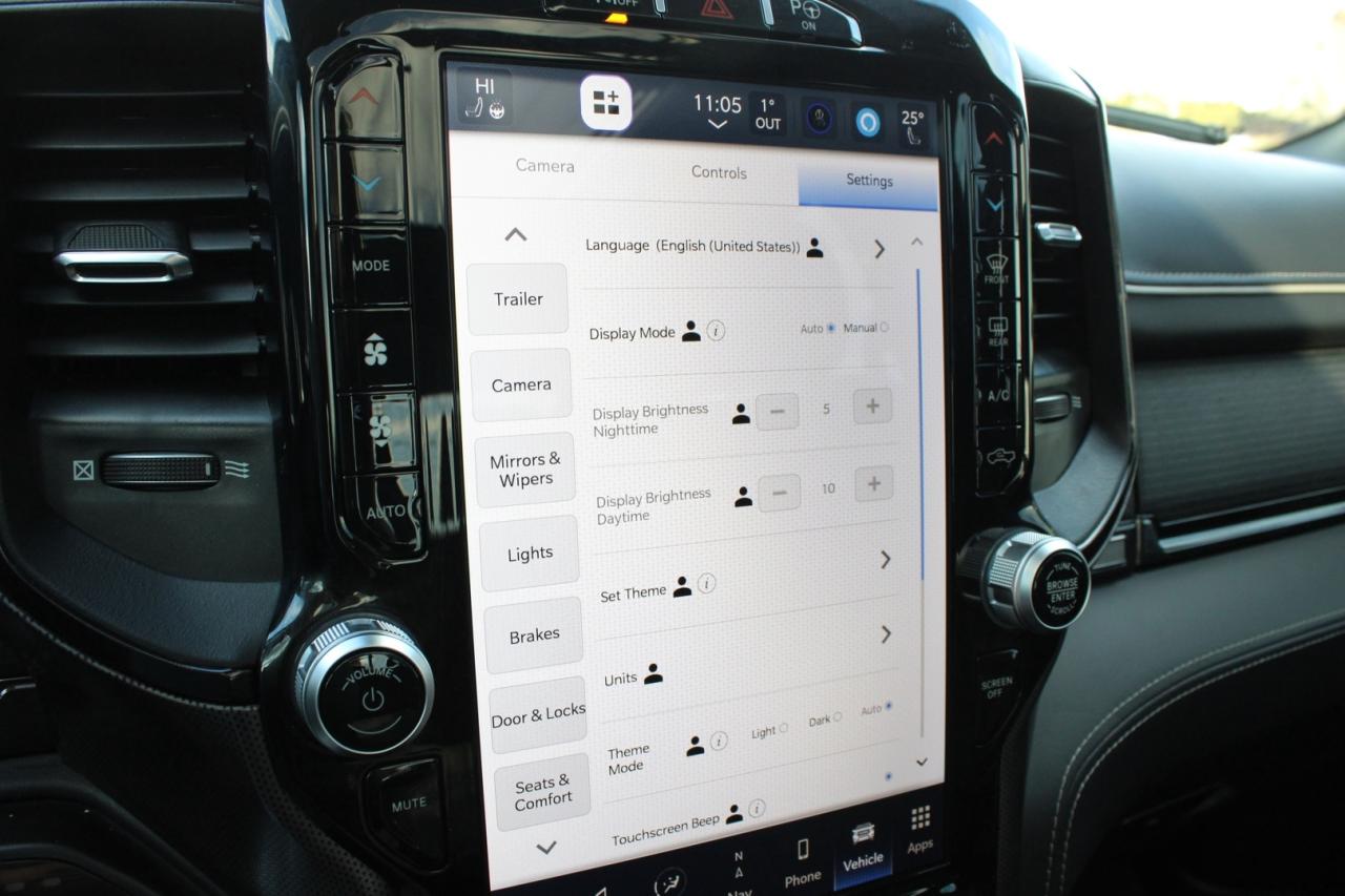 2023 RAM 1500 Limited Crew Cab 4WD   No Accident Clean CarFax Photo