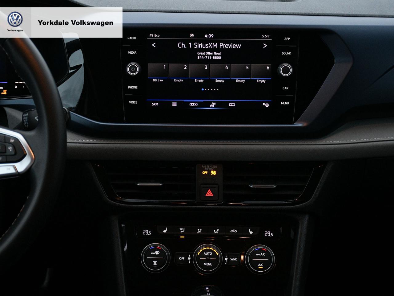 2024 Volkswagen Taos  Photo