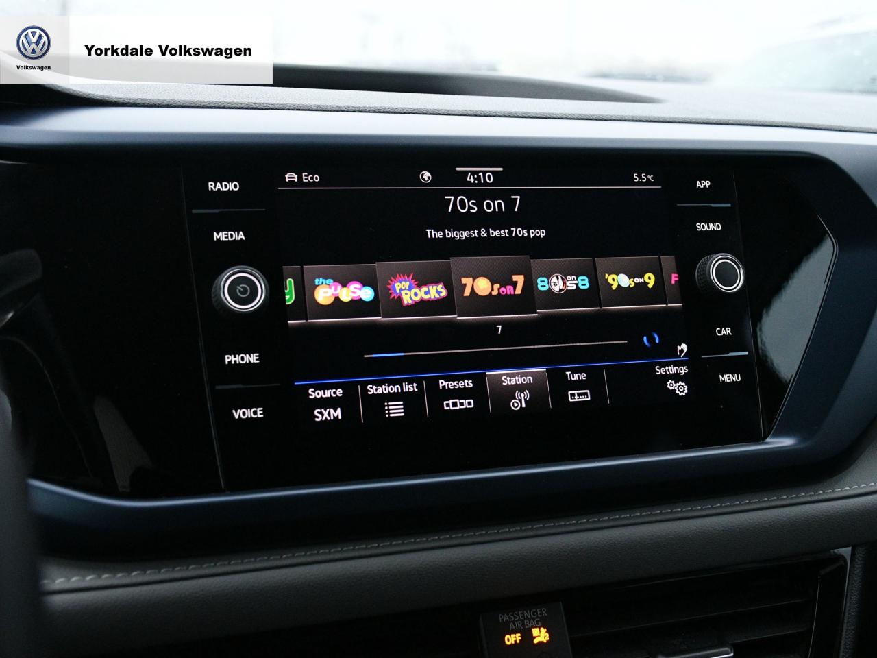 2024 Volkswagen Taos  Photo