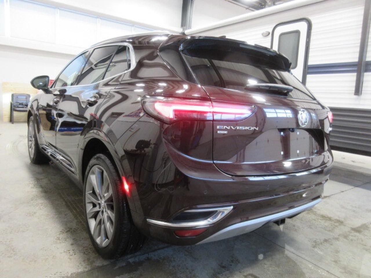 2022 Buick Envision AVENIR AWD, NAV, ROOF, LEATHER, 28K! Photo4