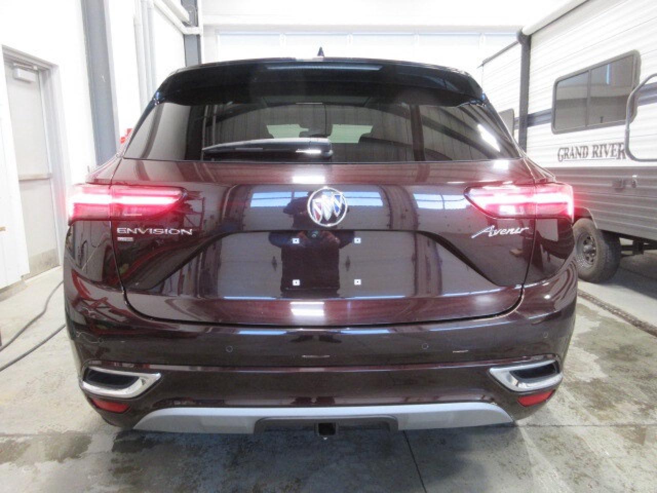 2022 Buick Envision AVENIR AWD, NAV, ROOF, LEATHER, 28K! Photo
