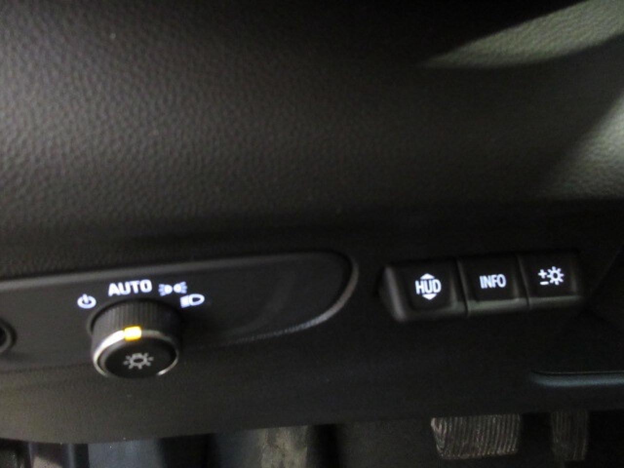 2022 Buick Envision AVENIR AWD, NAV, ROOF, LEATHER, 28K! Photo