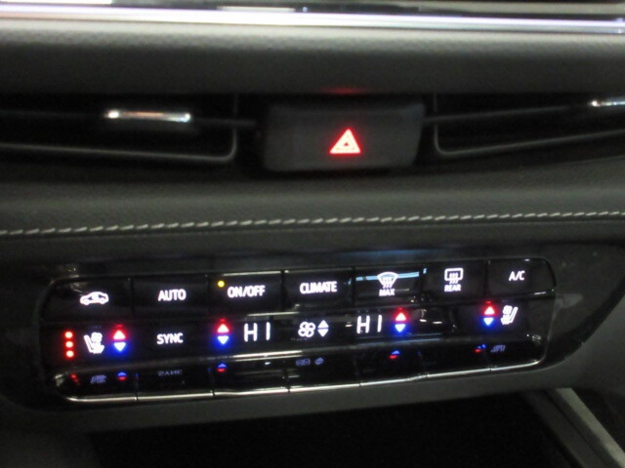 2022 Buick Envision AVENIR AWD, NAV, ROOF, LEATHER, 28K! Photo