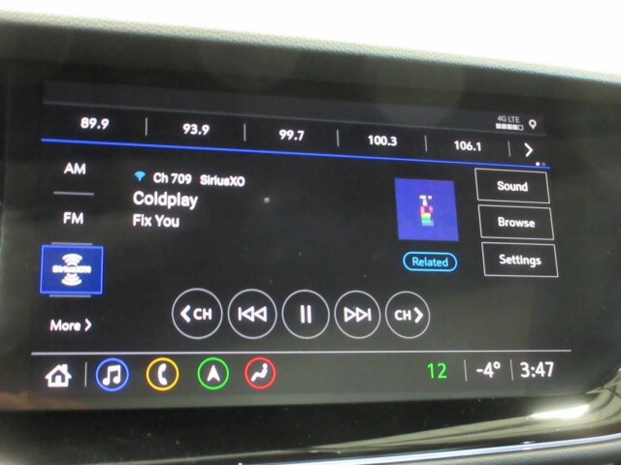 2022 Buick Envision AVENIR AWD, NAV, ROOF, LEATHER, 28K! Photo