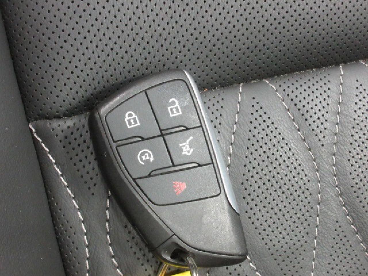 2022 Buick Envision AVENIR AWD, NAV, ROOF, LEATHER, 28K! Photo