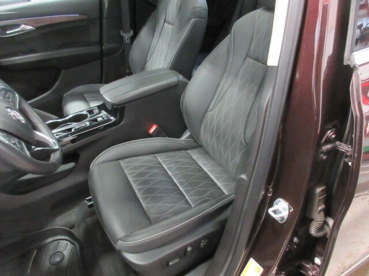 2022 Buick Envision AVENIR AWD, NAV, ROOF, LEATHER, 28K! Photo