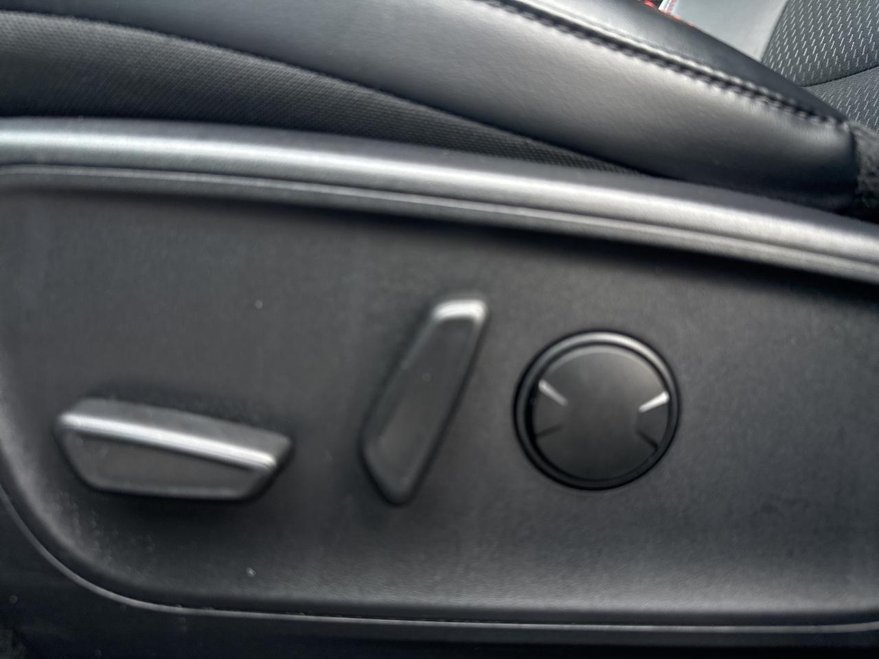 2025 Ford Escape Tech Pkg Cold Weather Pkg B-Cam Navi Photo