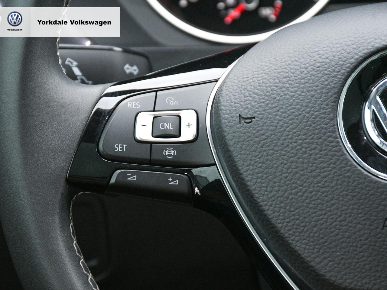 2021 Volkswagen Tiguan 4Motion Photo