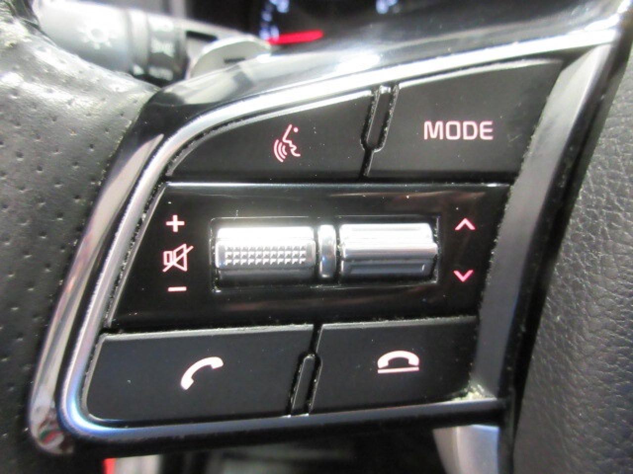 2022 Kia Sportage SX AWD, NAV, ROOF, LEATHER, APPLE/ANDROID, 84K! Photo