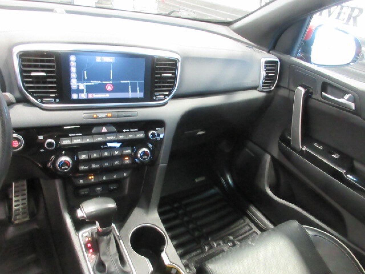 2022 Kia Sportage SX AWD, NAV, ROOF, LEATHER, APPLE/ANDROID, 84K! Photo