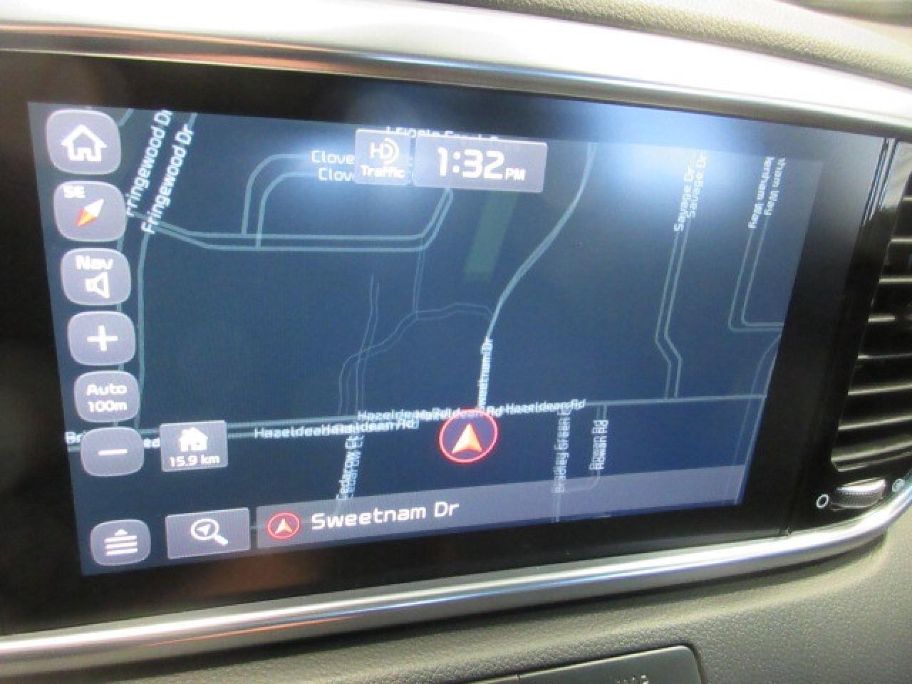 2022 Kia Sportage SX AWD, NAV, ROOF, LEATHER, APPLE/ANDROID, 84K! Photo