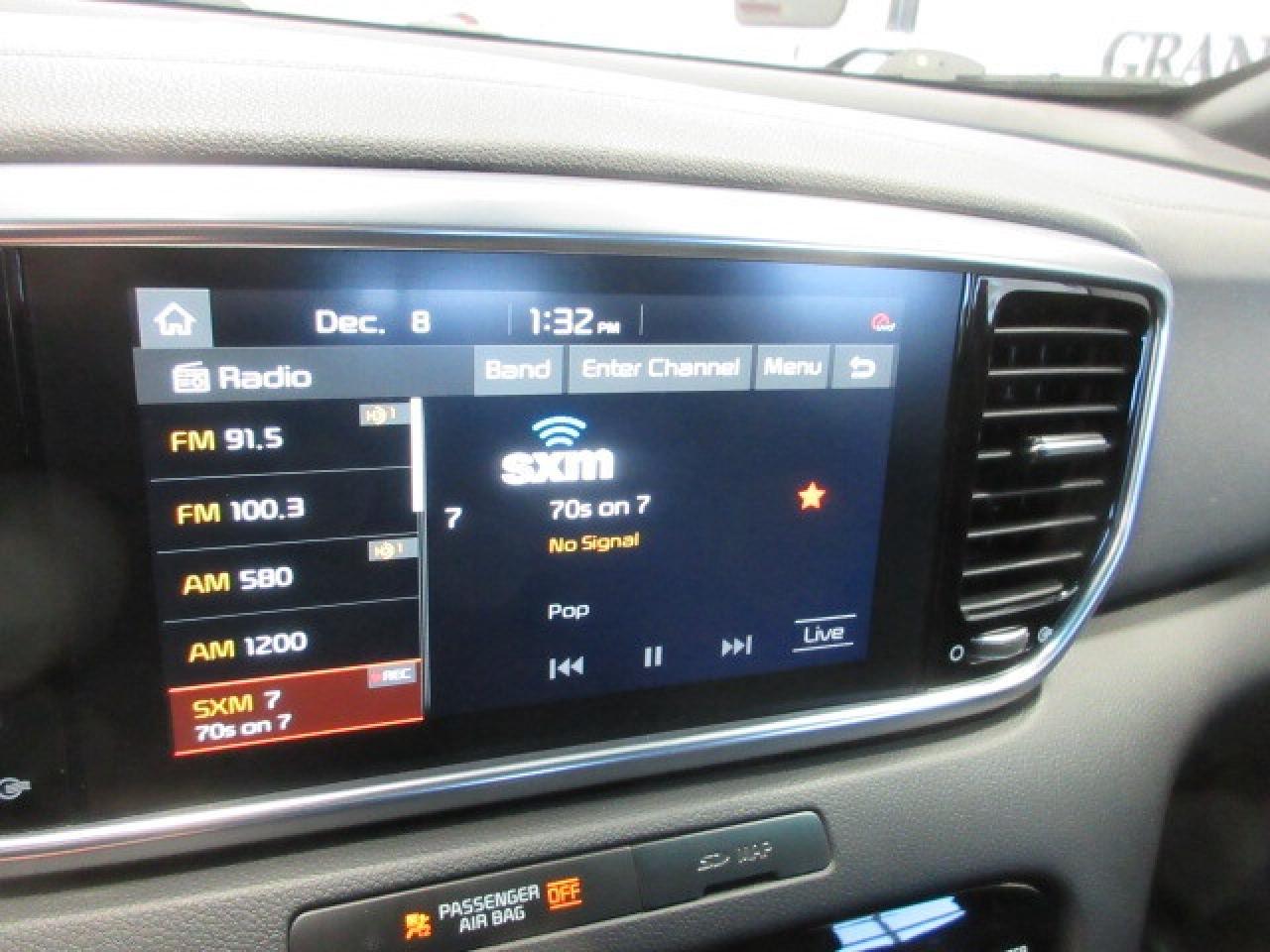 2022 Kia Sportage SX AWD, NAV, ROOF, LEATHER, APPLE/ANDROID, 84K! Photo