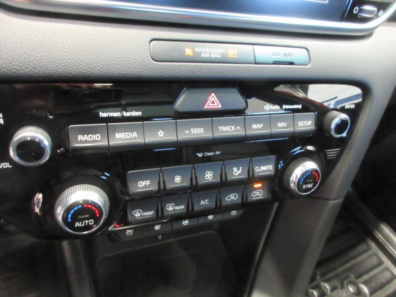 2022 Kia Sportage SX AWD, NAV, ROOF, LEATHER, APPLE/ANDROID, 84K! Photo