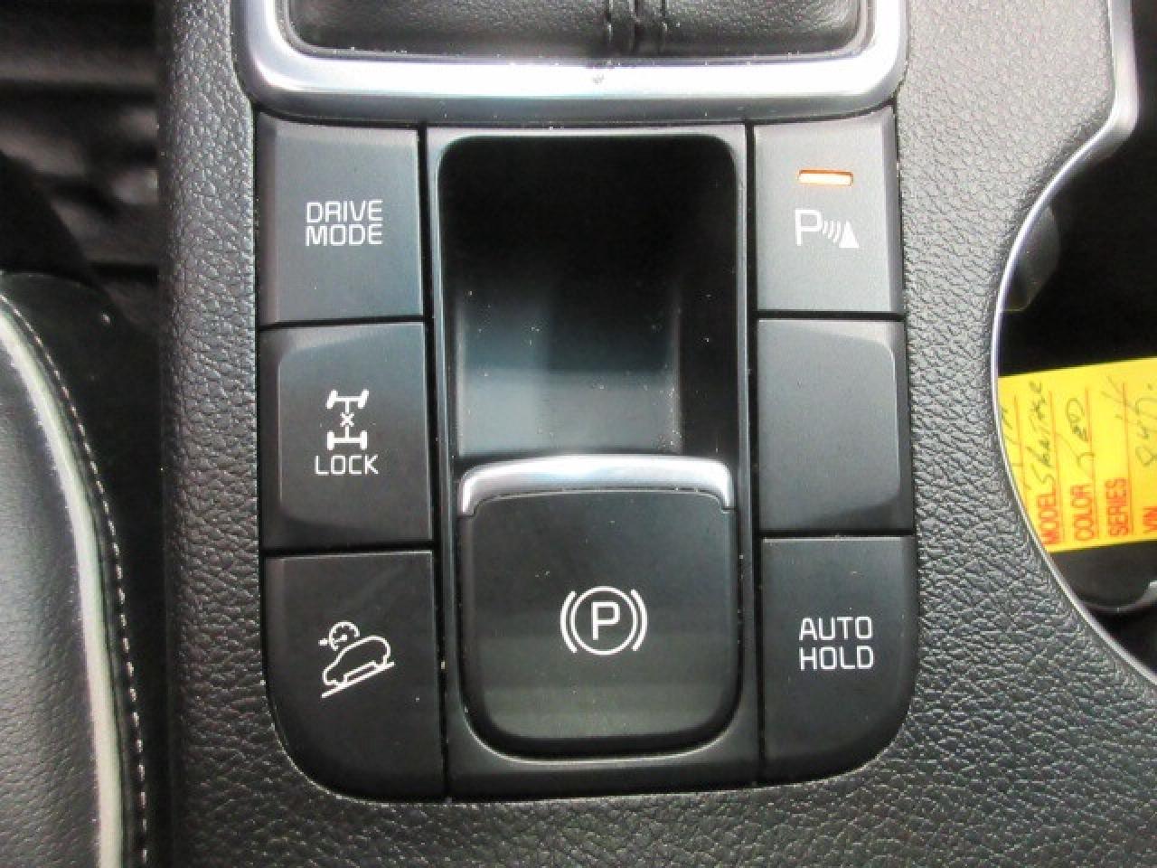 2022 Kia Sportage SX AWD, NAV, ROOF, LEATHER, APPLE/ANDROID, 84K! Photo