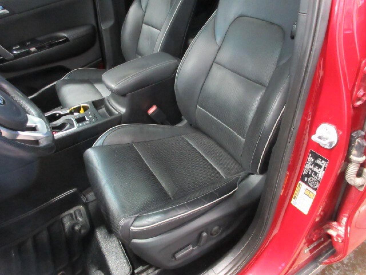 2022 Kia Sportage SX AWD, NAV, ROOF, LEATHER, APPLE/ANDROID, 84K! Photo