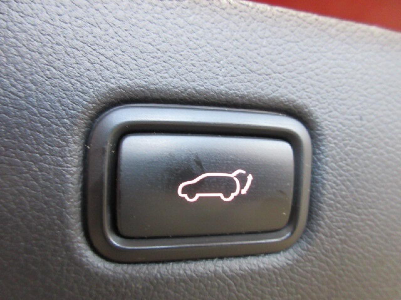 2022 Kia Sportage SX AWD, NAV, ROOF, LEATHER, APPLE/ANDROID, 84K! Photo