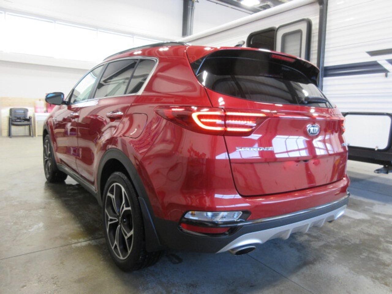 2022 Kia Sportage SX AWD, NAV, ROOF, LEATHER, APPLE/ANDROID, 84K! Photo
