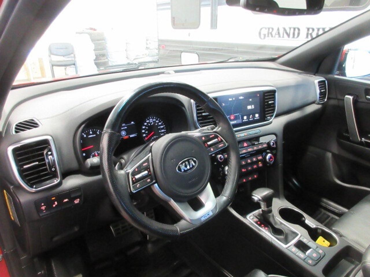 2022 Kia Sportage SX AWD, NAV, ROOF, LEATHER, APPLE/ANDROID, 84K! Photo