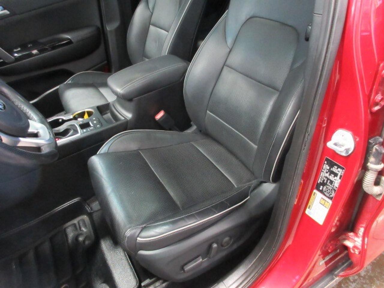 2022 Kia Sportage SX AWD, NAV, ROOF, LEATHER, APPLE/ANDROID, 84K! Photo