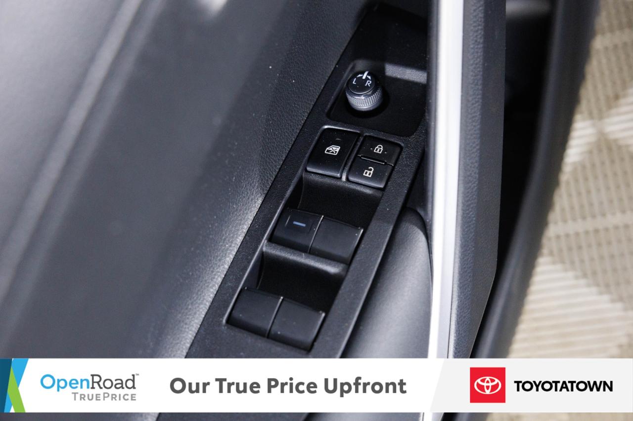 2023 Toyota Corolla Cross SE! CERTIFIED PRE OWNED! ACCIDENT FREE! ELIGIBLE F Photo