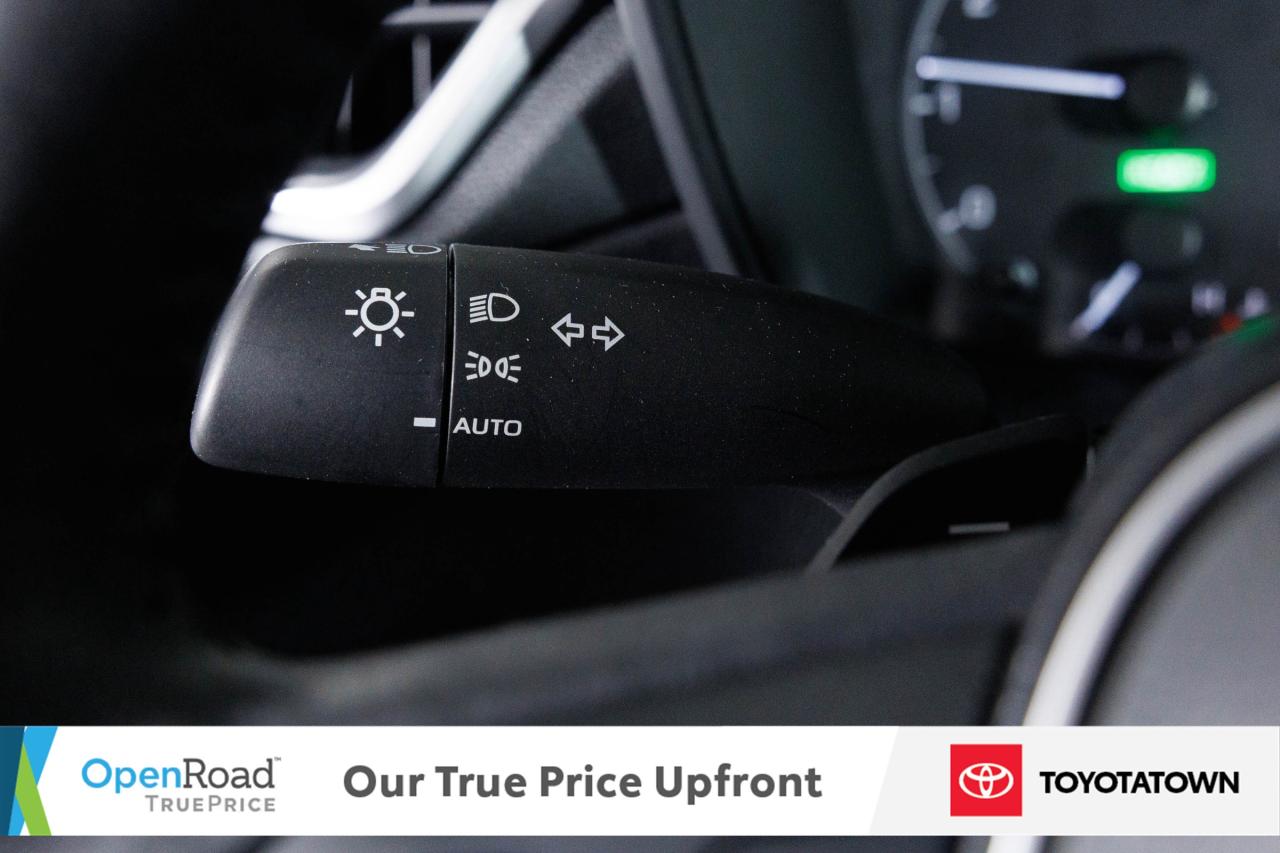 2023 Toyota Corolla Cross SE! CERTIFIED PRE OWNED! ACCIDENT FREE! ELIGIBLE F Photo