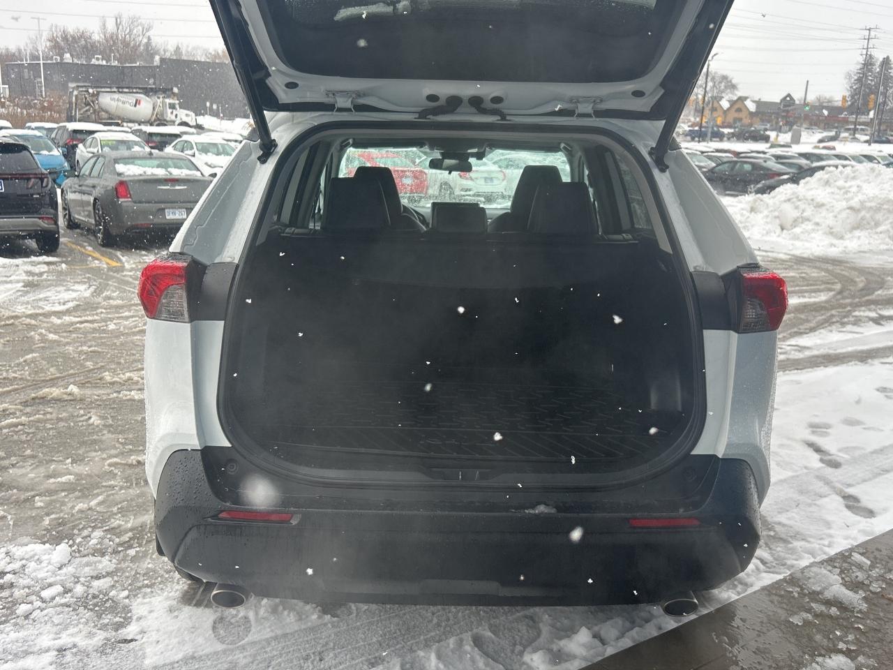 2021 Toyota RAV4 XLE Photo