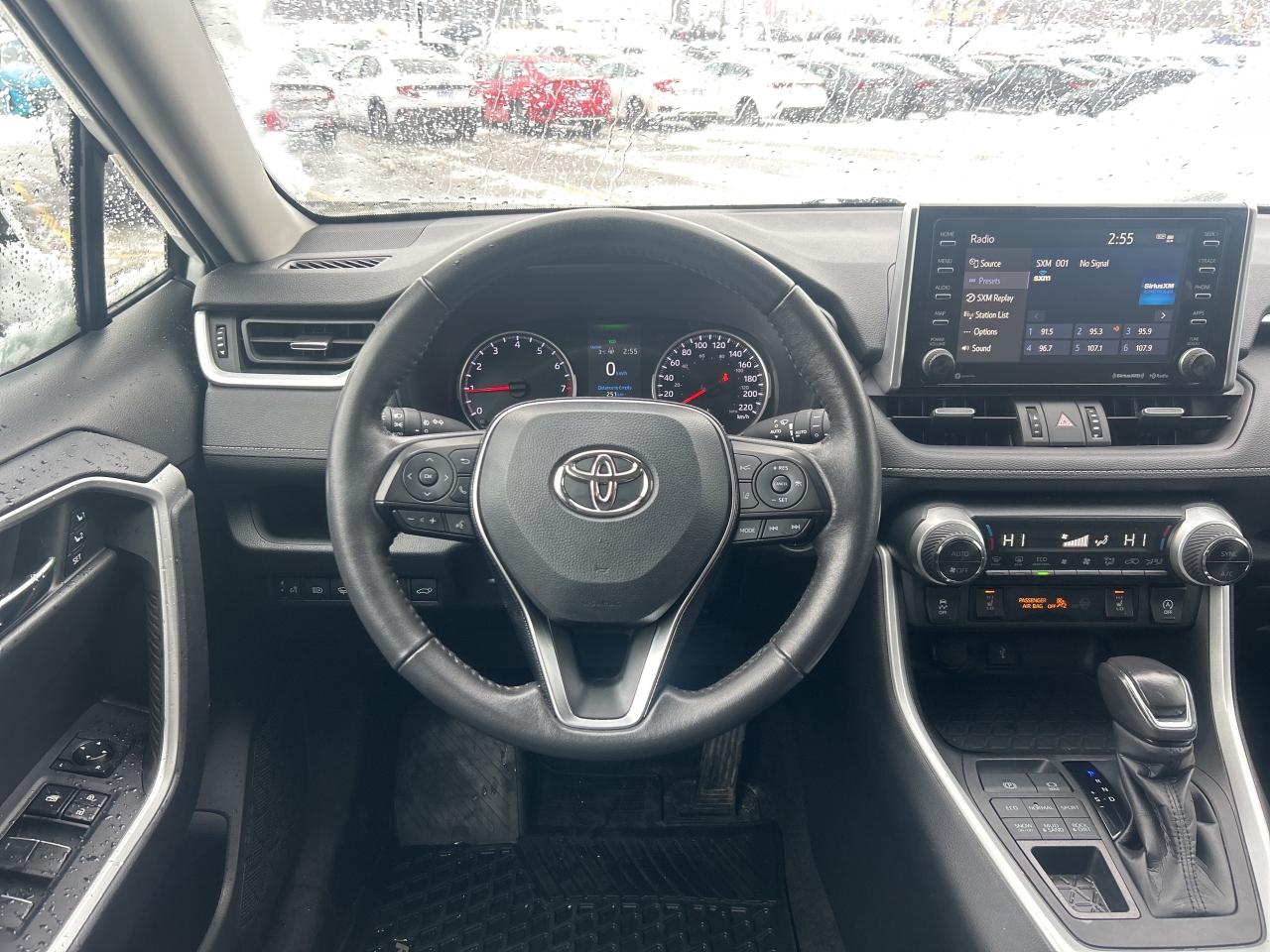 2021 Toyota RAV4 XLE Photo