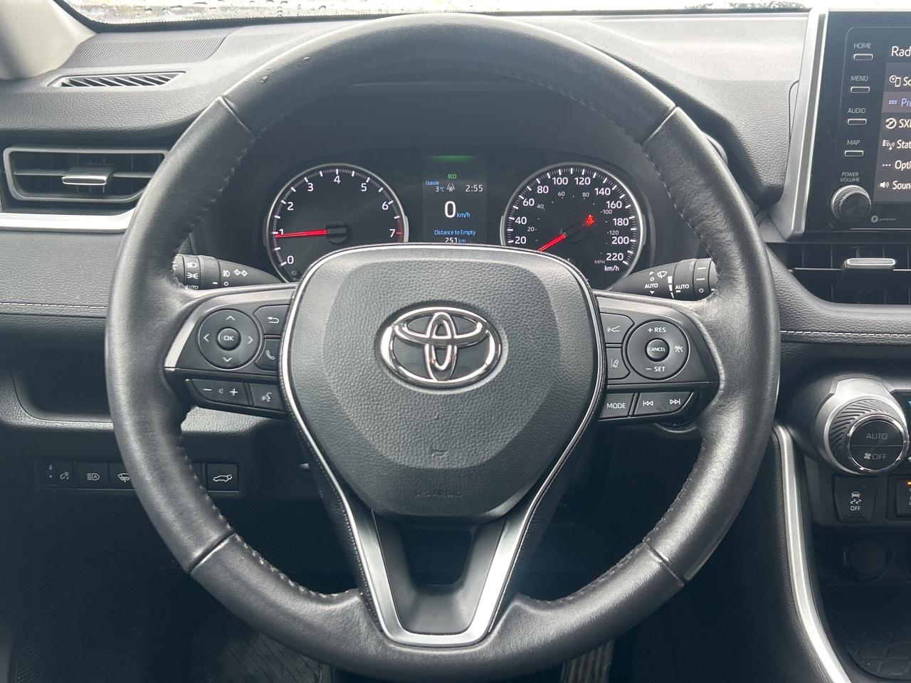 2021 Toyota RAV4 XLE Photo