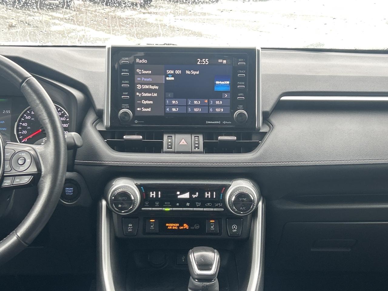 2021 Toyota RAV4 XLE Photo