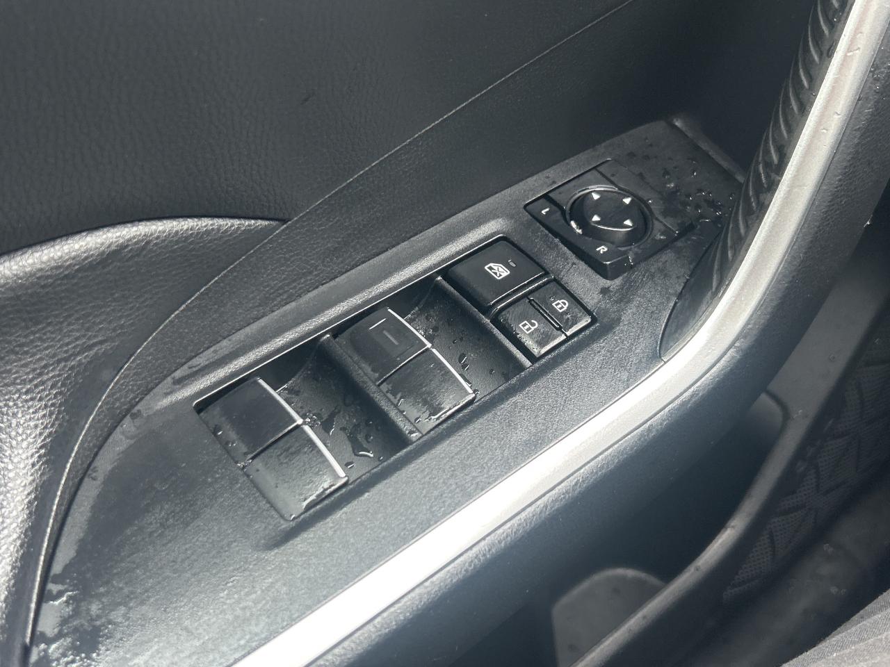 2021 Toyota RAV4 XLE Photo