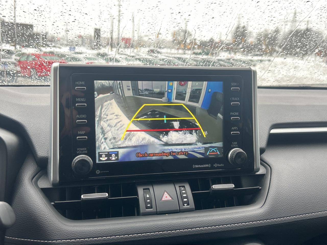 2021 Toyota RAV4 XLE Photo