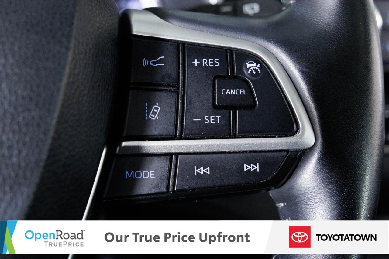 2022 Toyota Highlander XLE! CERTIFIED PRE OWNED! ACCIDENT FREE! ELIGIBLE Photo