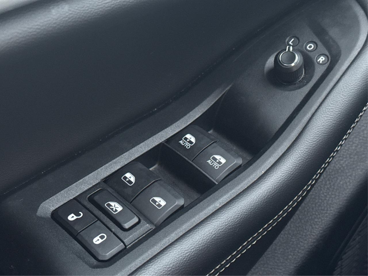 2023 Jeep Grand Cherokee NAV LEATHER HEATED SEATS! WE FINANCE ALL CREDIT! Photo