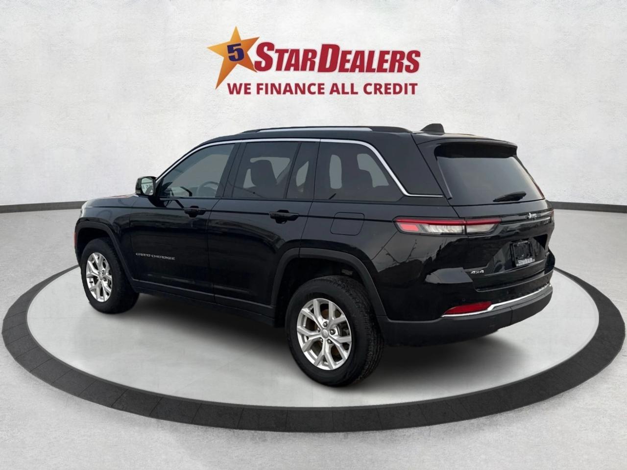 2023 Jeep Grand Cherokee NAV LEATHER HEATED SEATS! WE FINANCE ALL CREDIT! Photo