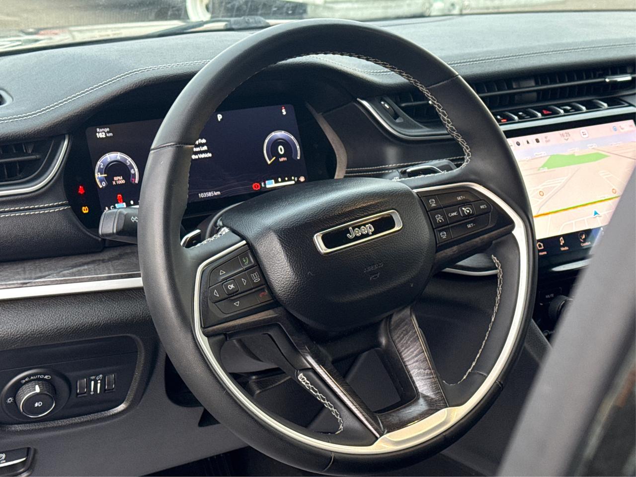 2023 Jeep Grand Cherokee NAV LEATHER HEATED SEATS! WE FINANCE ALL CREDIT! Photo