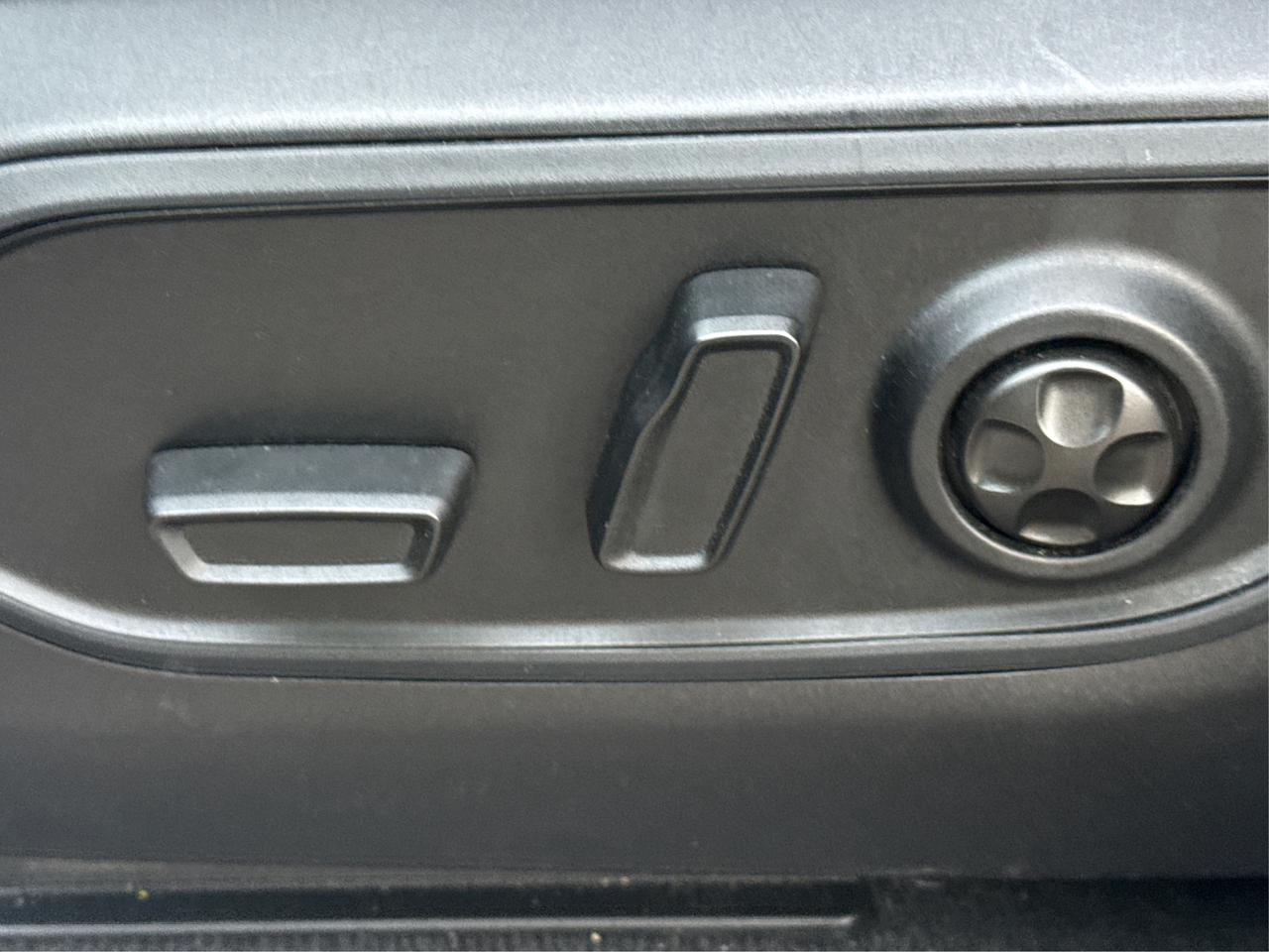 2023 Jeep Grand Cherokee NAV LEATHER HEATED SEATS! WE FINANCE ALL CREDIT! Photo