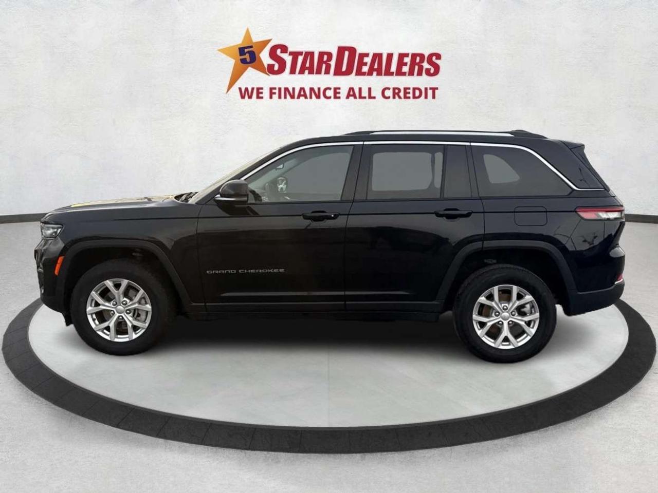 2023 Jeep Grand Cherokee NAV LEATHER VERY CLEAN ! WE FINANCE ALL CREDIT! Photo3