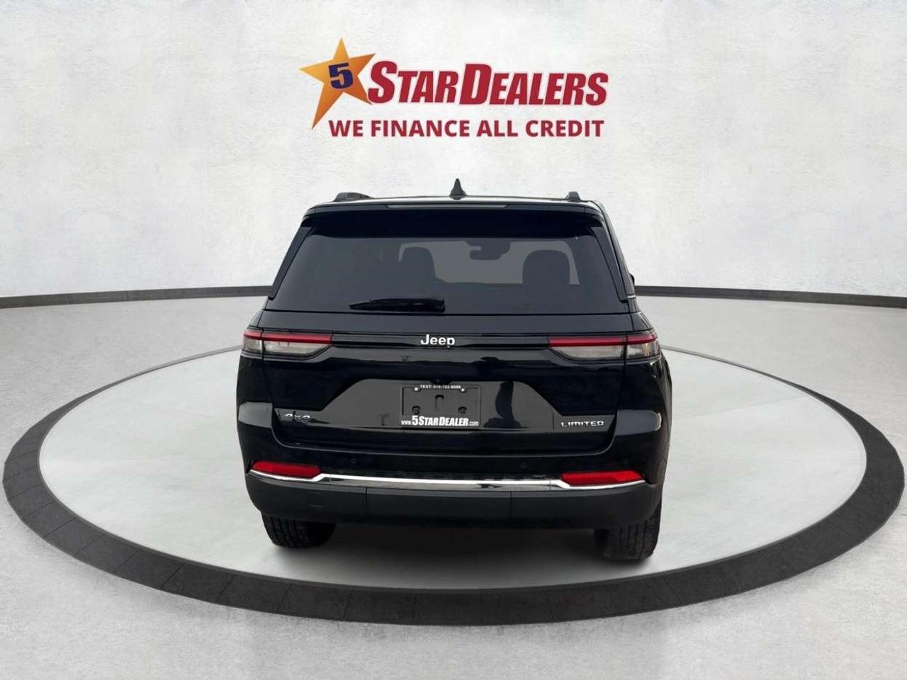 2023 Jeep Grand Cherokee NAV LEATHER VERY CLEAN ! WE FINANCE ALL CREDIT! Photo