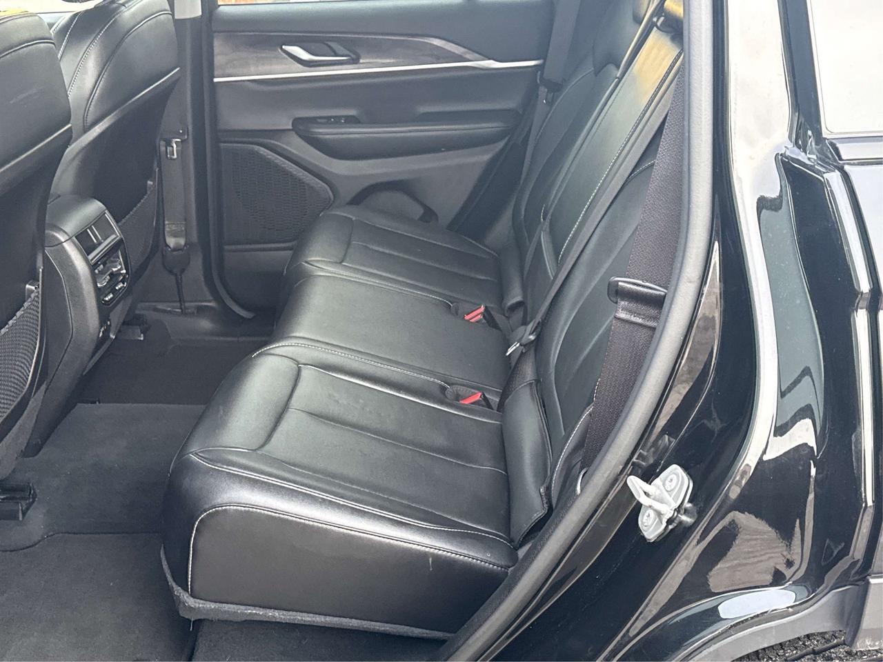2023 Jeep Grand Cherokee NAV LEATHER VERY CLEAN ! WE FINANCE ALL CREDIT! Photo