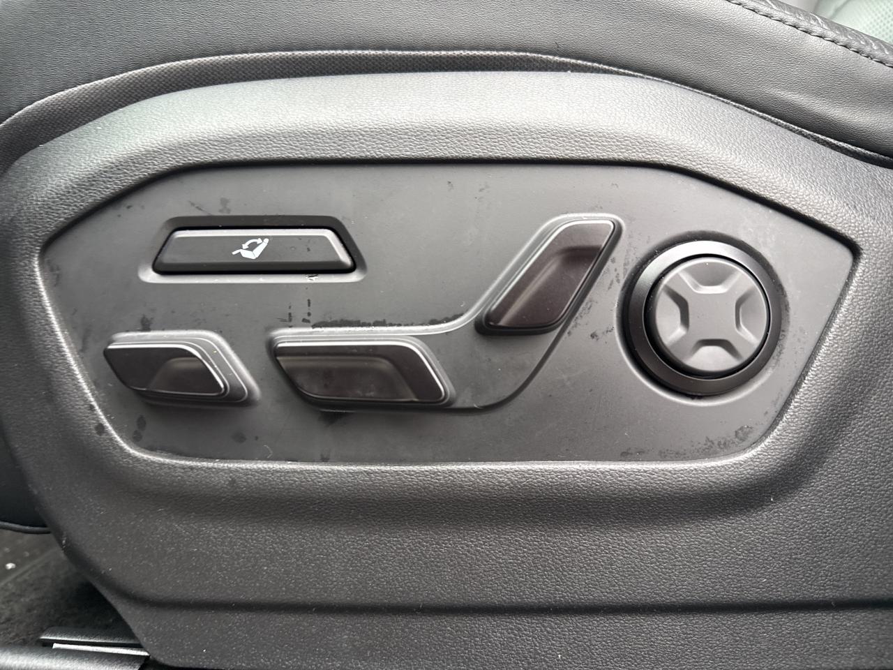 2024 Hyundai Santa Fe ULTIMATE CALLIGRAPHY AWD Photo