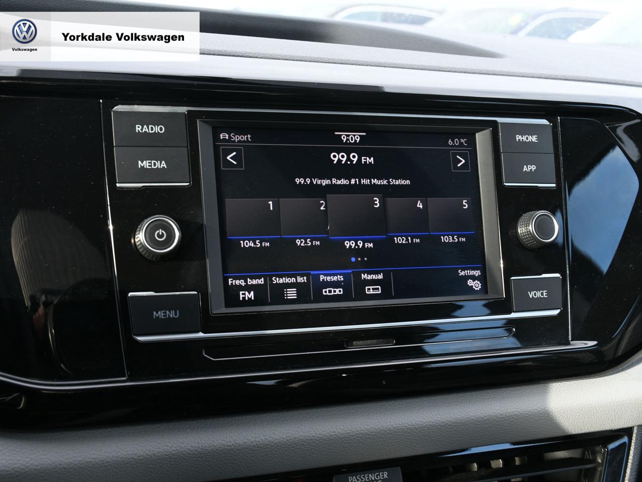 2022 Volkswagen Taos  Photo