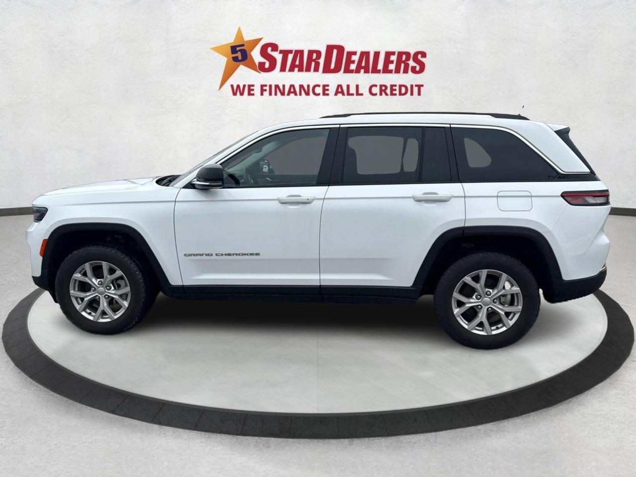 2023 Jeep Grand Cherokee NAV LEATHER HEATED SEATS! WE FINANCE ALL CREDIT! Photo3