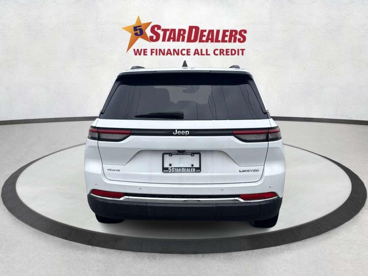 2023 Jeep Grand Cherokee NAV LEATHER VERY CLEAN ! WE FINANCE ALL CREDIT! Photo