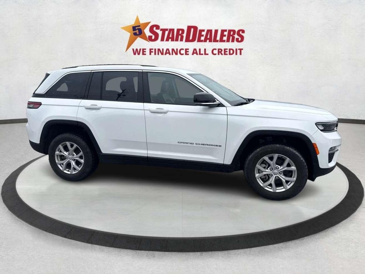 2023 Jeep Grand Cherokee NAV LEATHER VERY CLEAN ! WE FINANCE ALL CREDIT! Photo