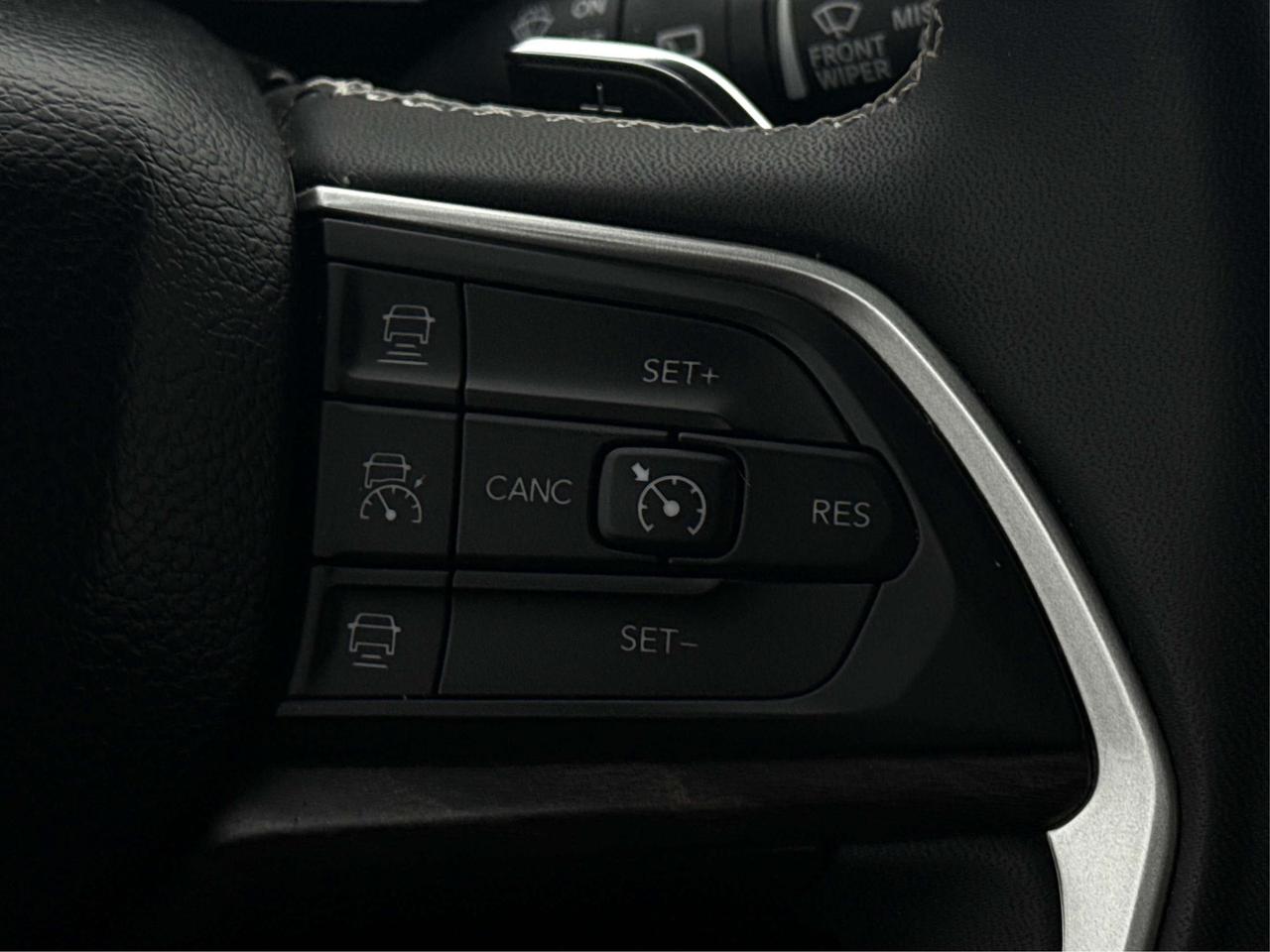 2023 Jeep Grand Cherokee NAV LEATHER VERY CLEAN ! WE FINANCE ALL CREDIT! Photo