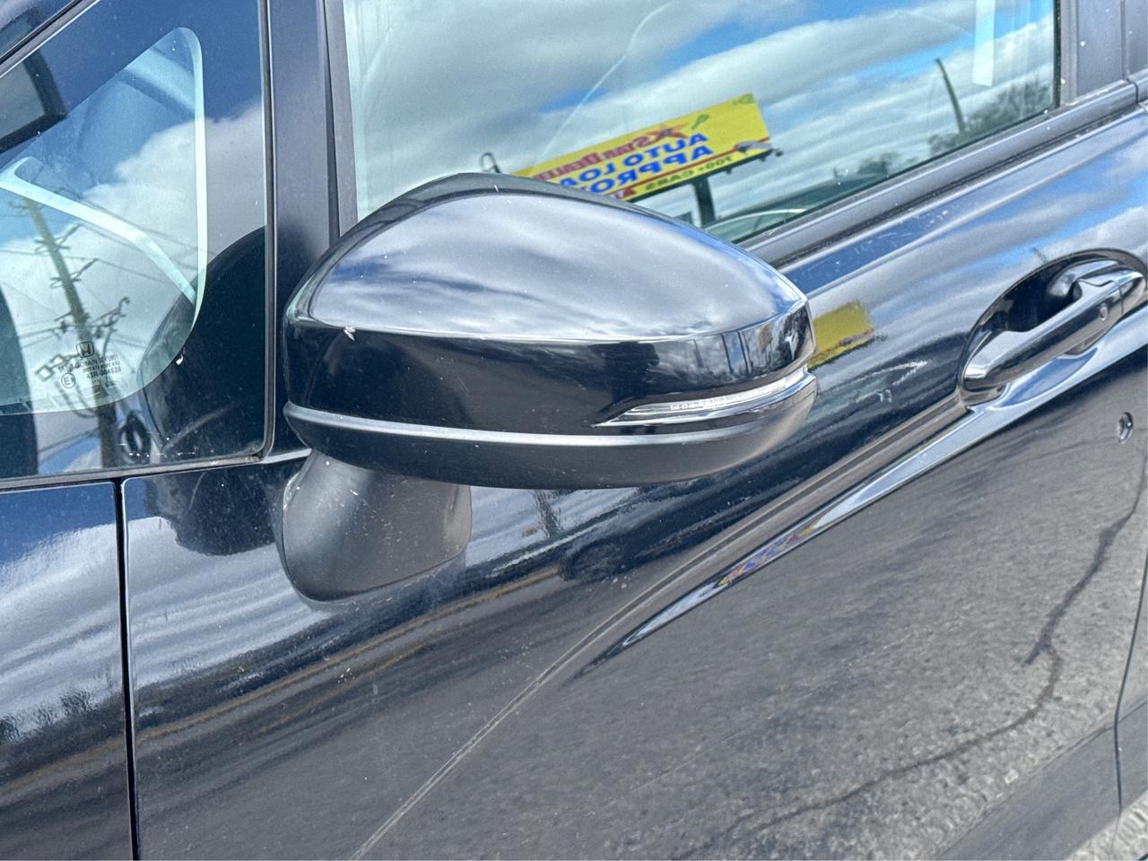 2017 Honda Fit LEATHER SUNROOF CERTIFIED  WE FINANCE ALL CREDIT! Photo