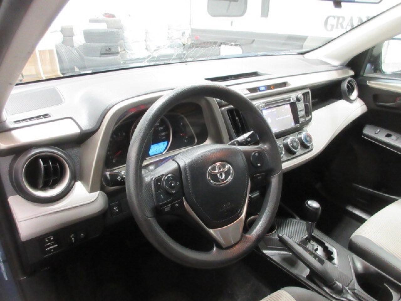 2013 Toyota RAV4 AWD LE, AUTO, A/C, BT, CAMERA, JUST 101K! Photo